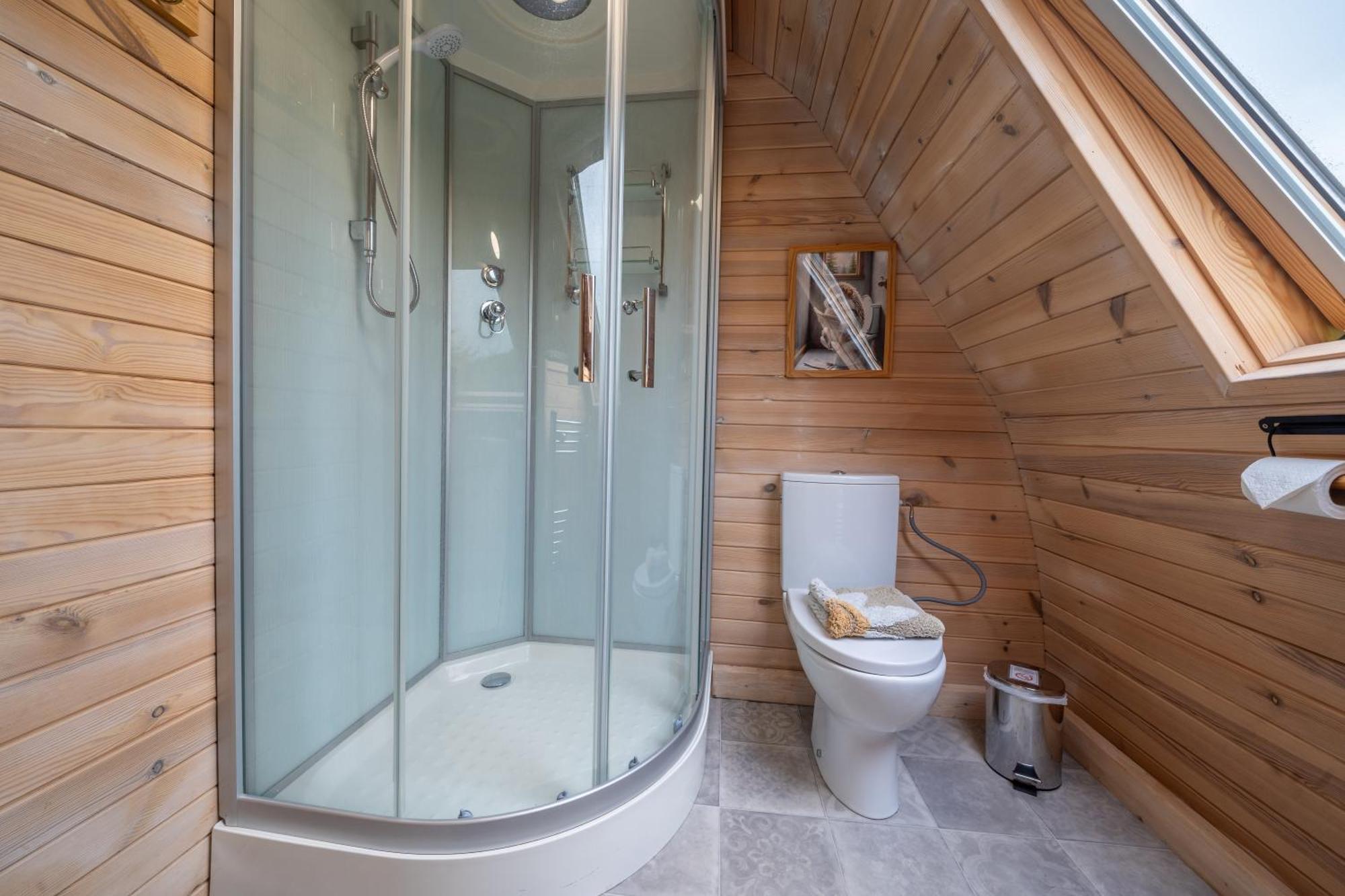 Borrett Escapes - Luxury Pods *