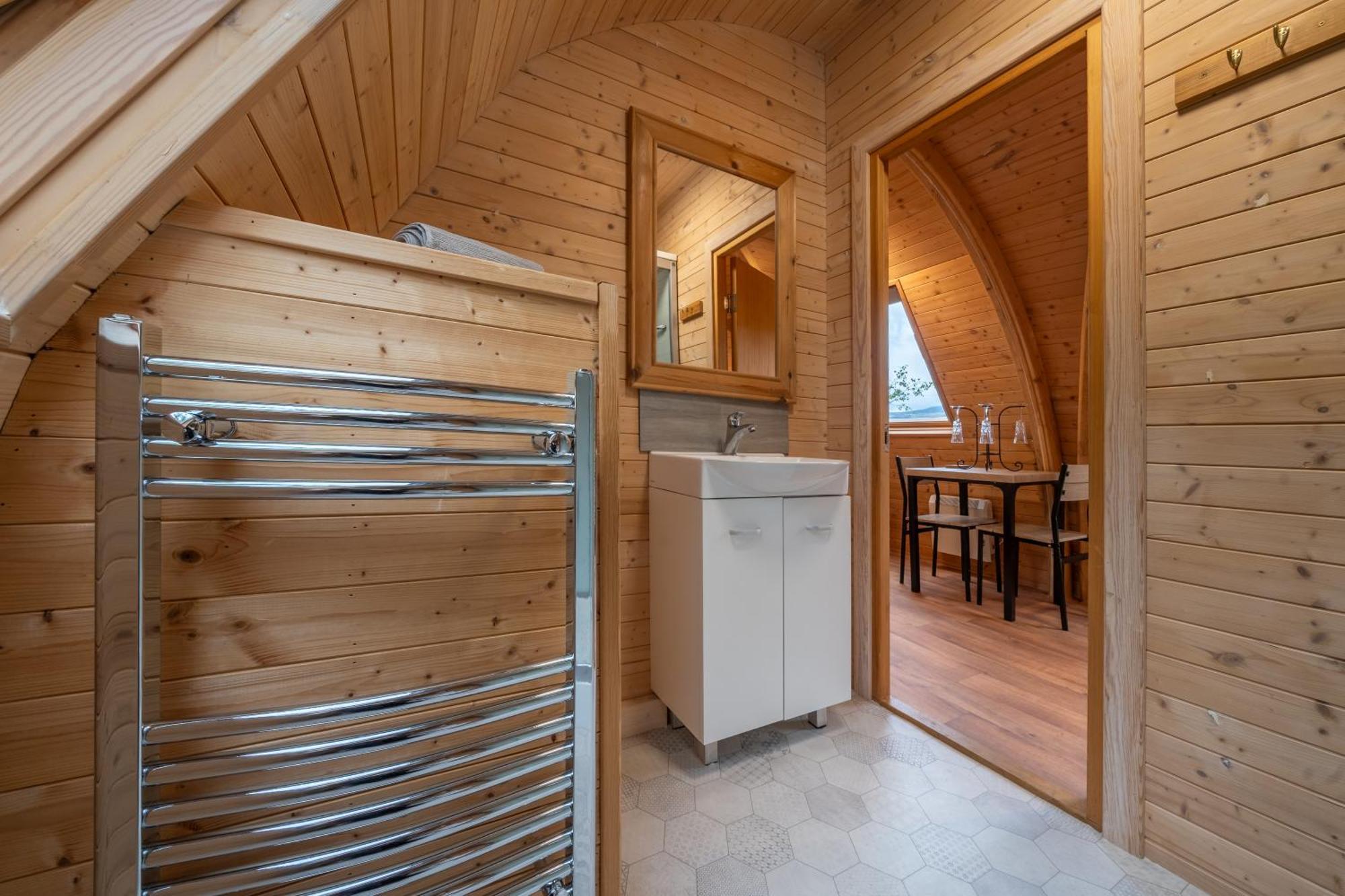 Borrett Escapes - Luxury Pods