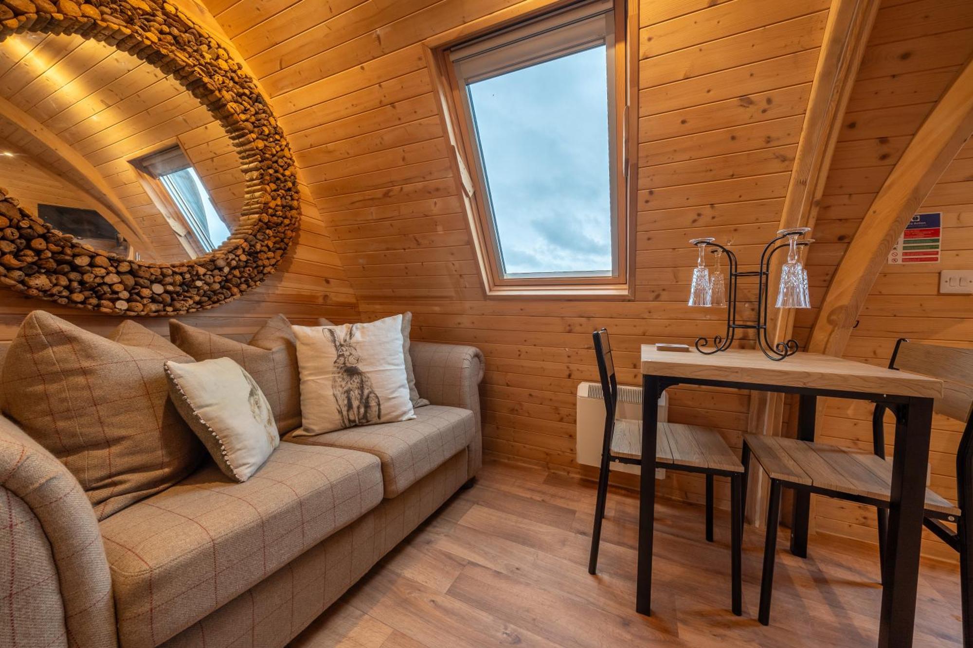 Borrett Escapes - Luxury Pods *