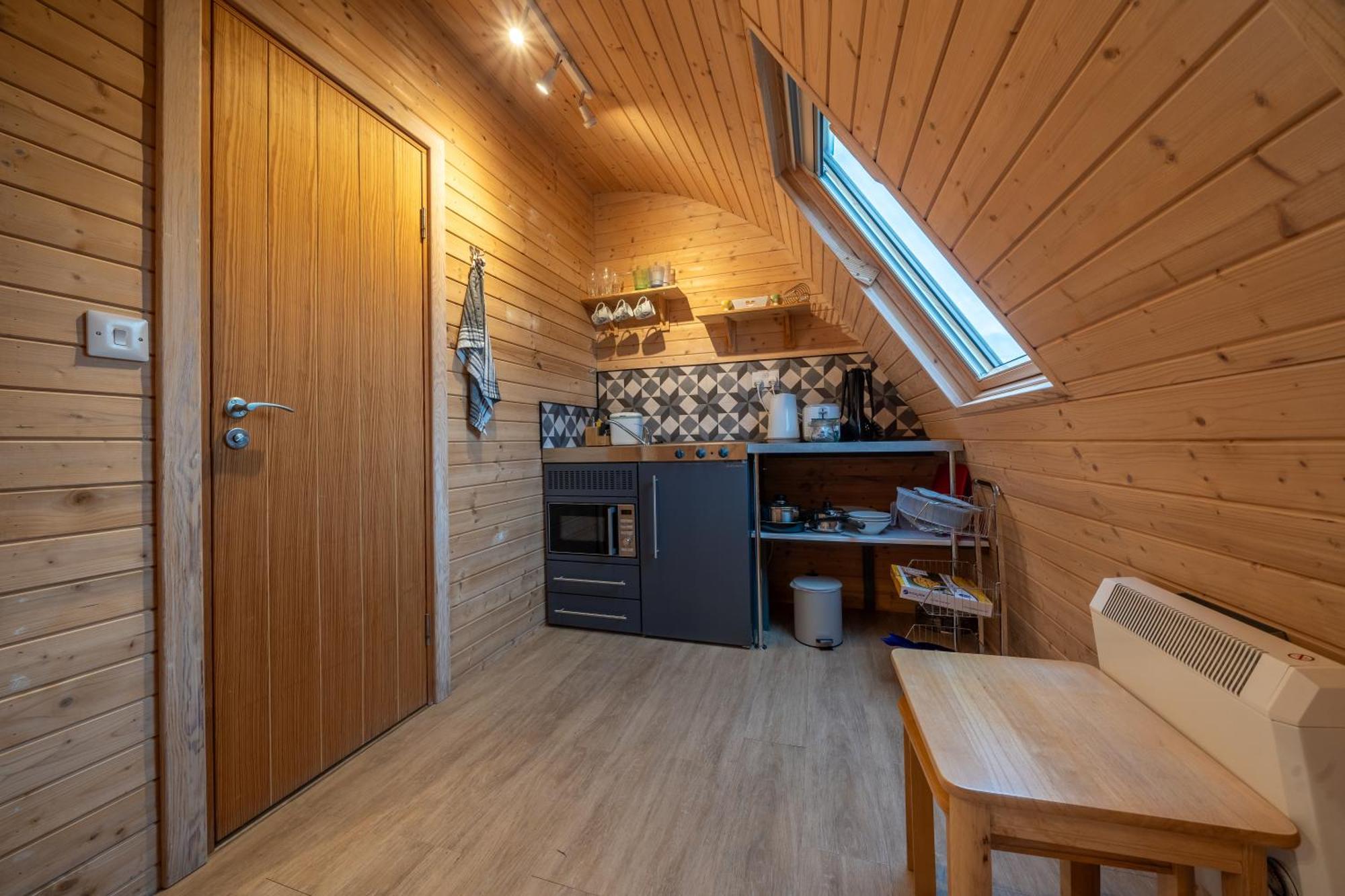 Borrett Escapes - Luxury Pods *