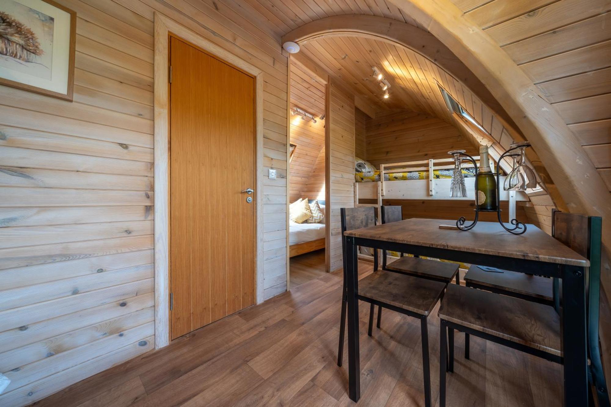 Borrett Escapes - Luxury Pods Lodge *