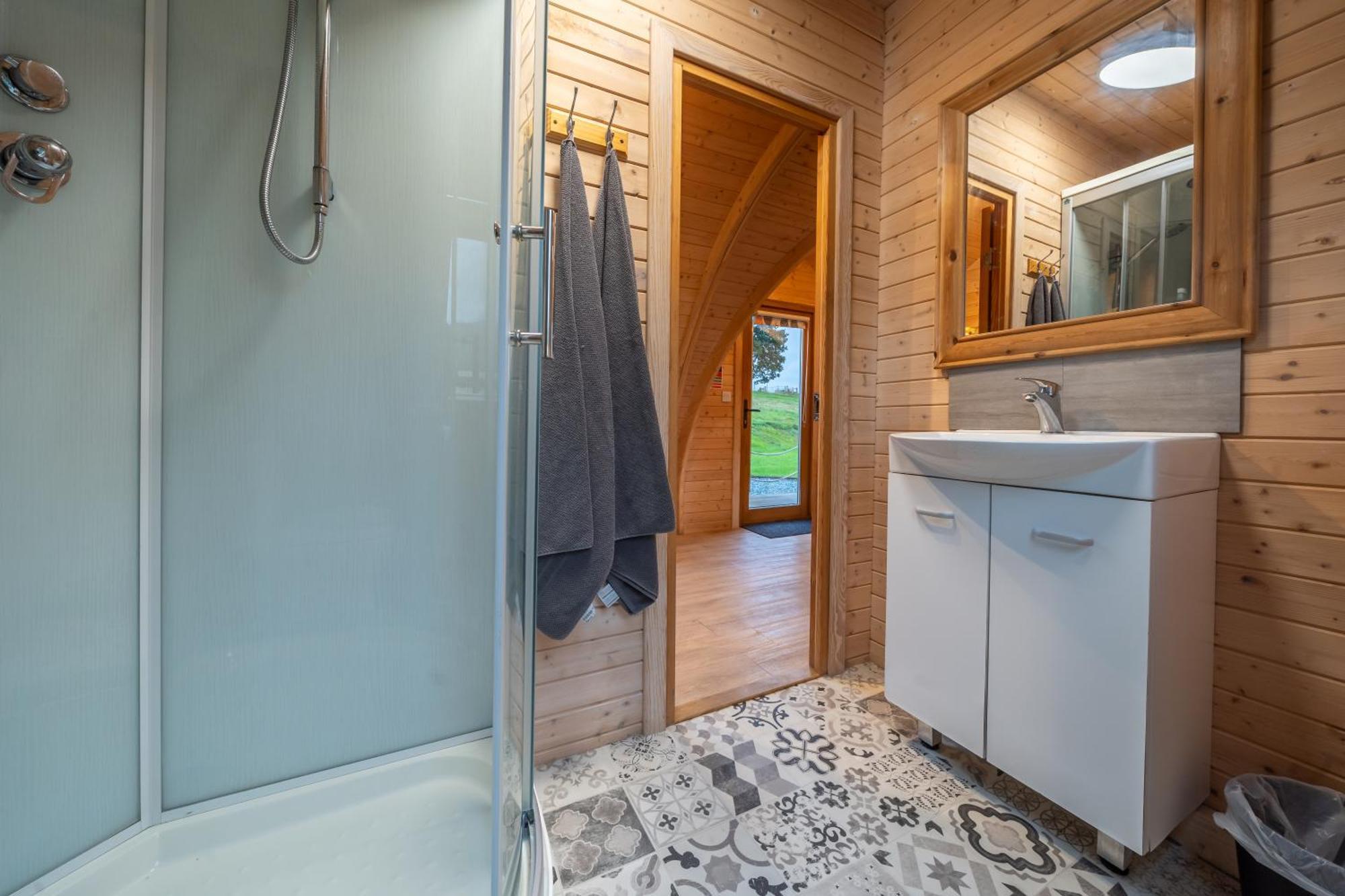 Borrett Escapes - Luxury Pods Lodge *